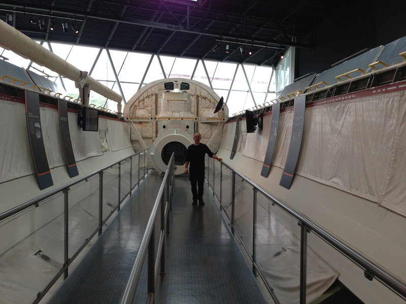 Illustration for article titled I Took This Amazing Tour Inside the Space Shuttle. So Should You.